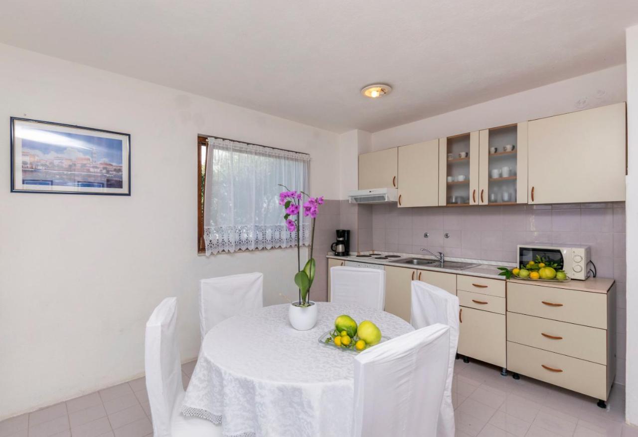 Apartments Dragica Donji Okrug  エクステリア 写真